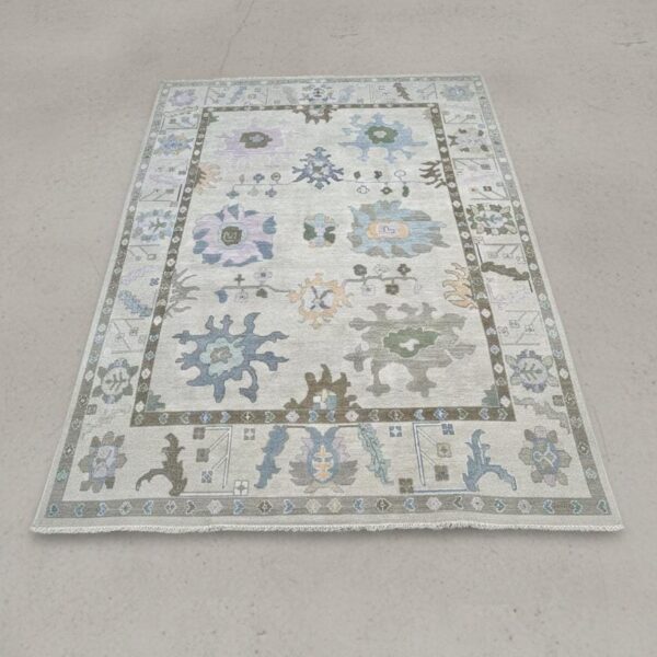 Hand Knotted Wool Oushak Rug – 8x10 ft, Pastel Floral Anatolian Carpet