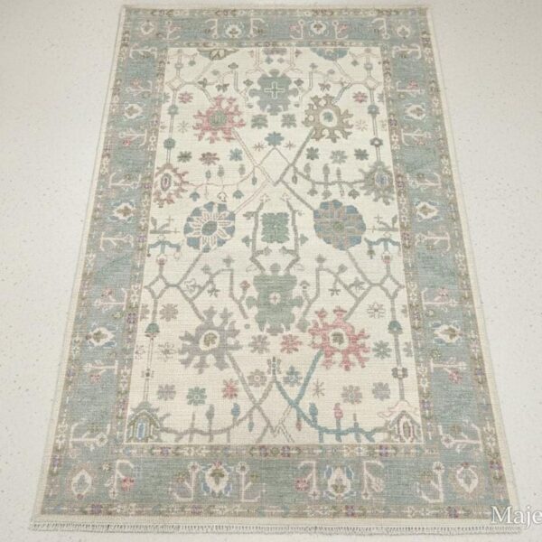 Handknotted Oushak Wool Rug – Ivory, Blue & Pink Floral Carpet